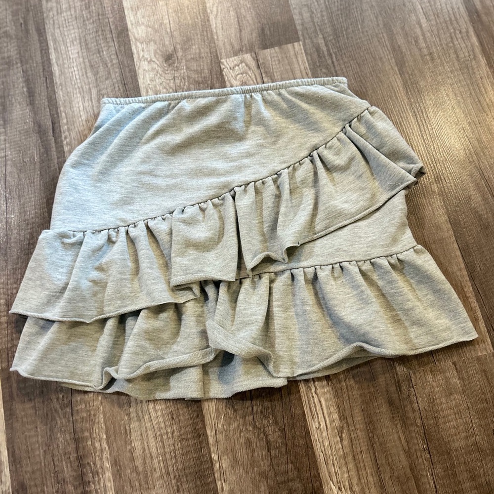 * 🤑💰🤑 3/$10.00 budle item 🤑💰🤑 Little Ladies Ruffle Skirt